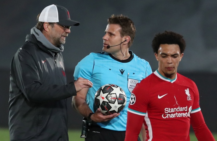 记者：虽然帕夫洛维奇无大碍，但战斯图加特他将轮休磁卡首发（记者：帕夫洛维奇无恙仍将轮休，对阵斯图加特由戈雷茨卡先发）