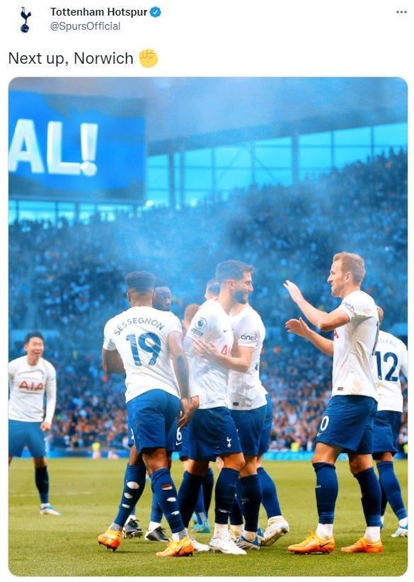 成都蓉城教练组现场观战中韩战，徐正源、金亨镒在场（成都蓉城教练组现身中韩之战现场，徐正源、金亨镒到场观战）