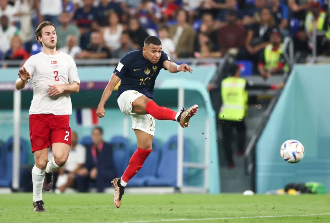 记者：申花队已于昨晚返回上海，迎来5天假期进行休整（记者：申花昨夜返沪，开启为期5天的假期休整）