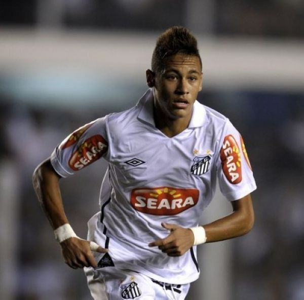 官方：波兰名哨马齐尼亚克将执法欧冠第四轮曼城vs多特（官宣：波兰名哨马齐尼亚克将主哨欧冠第4轮曼城对阵多特）